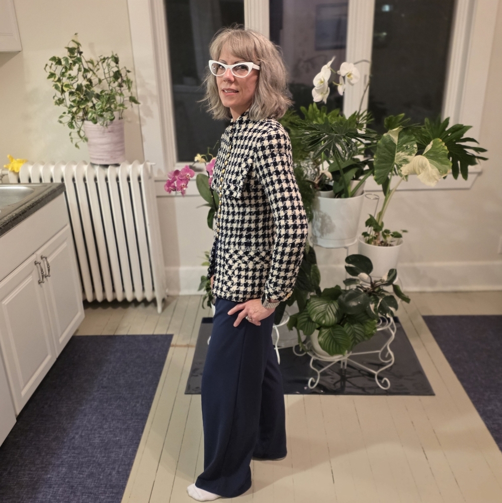 Authentic CHANEL Navy and Cream Houndstooth Jacket Fall 1991 34 0 2 XS - Picture 14 of 16